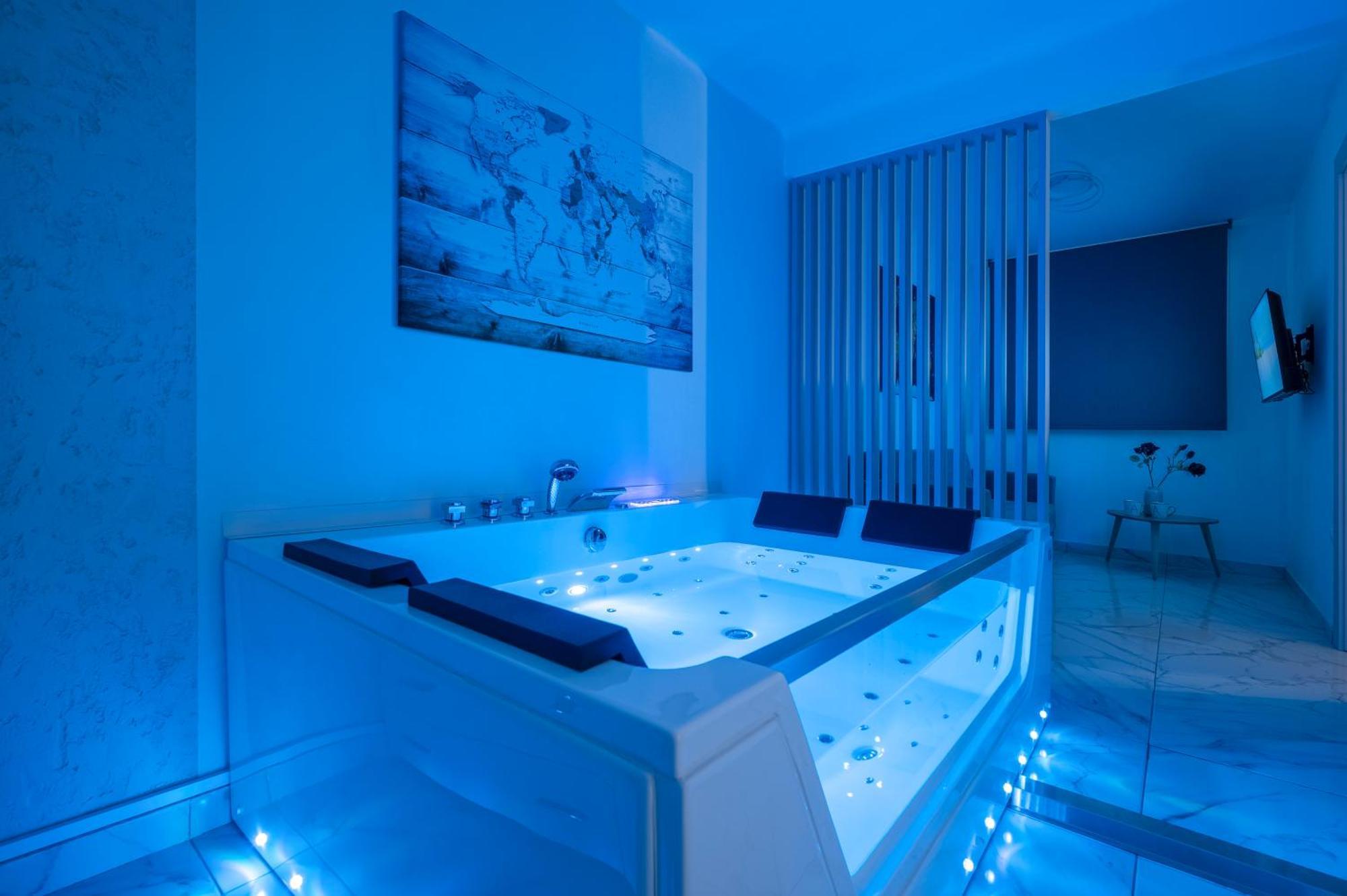 Premium Jacuzzi Suite At The City Center, By Aqua Platinum Thessaloníki Luaran gambar