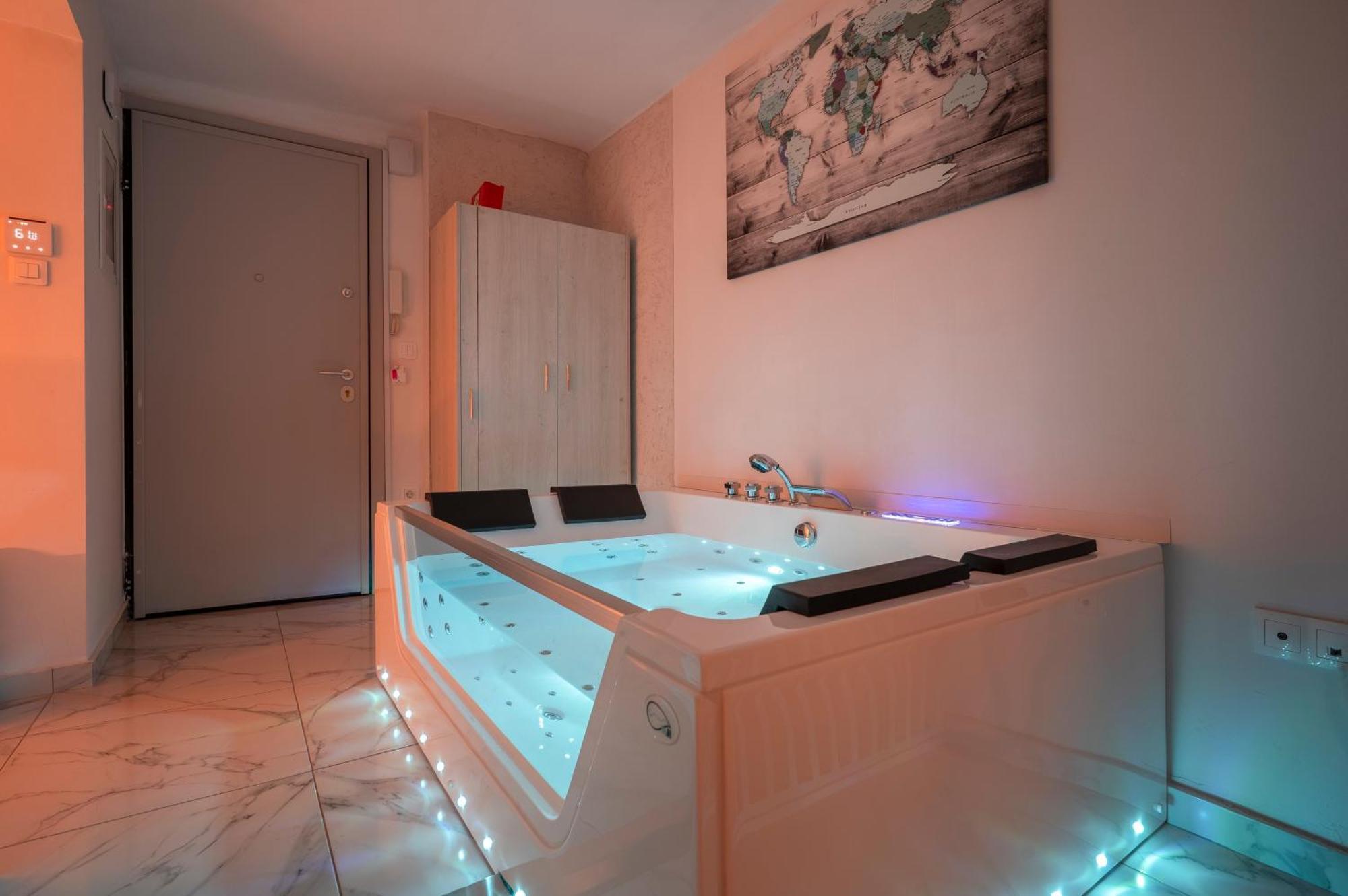 Premium Jacuzzi Suite At The City Center, By Aqua Platinum Thessaloníki Luaran gambar